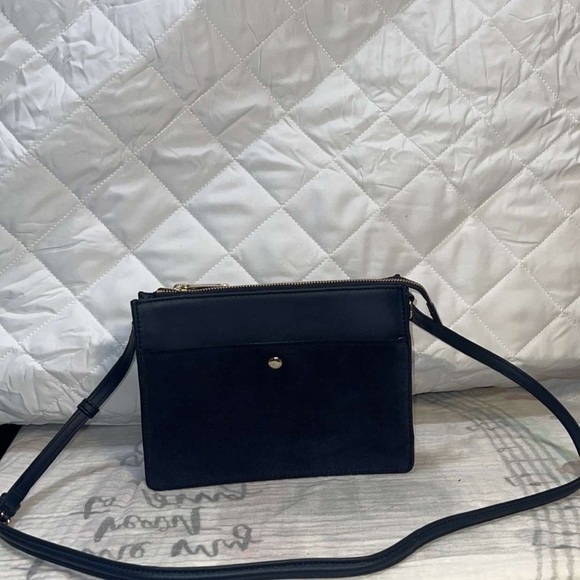 Suede navy blue crossbody in perfect condition - Picture 4 of 7